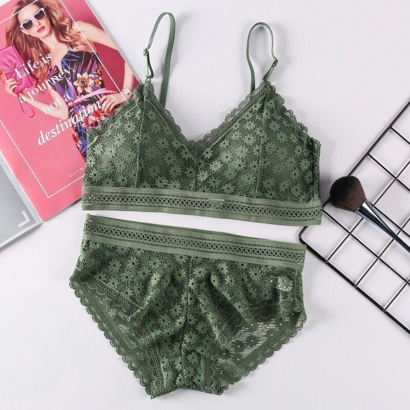 Fashion cross straps gather bra lace underwear set
