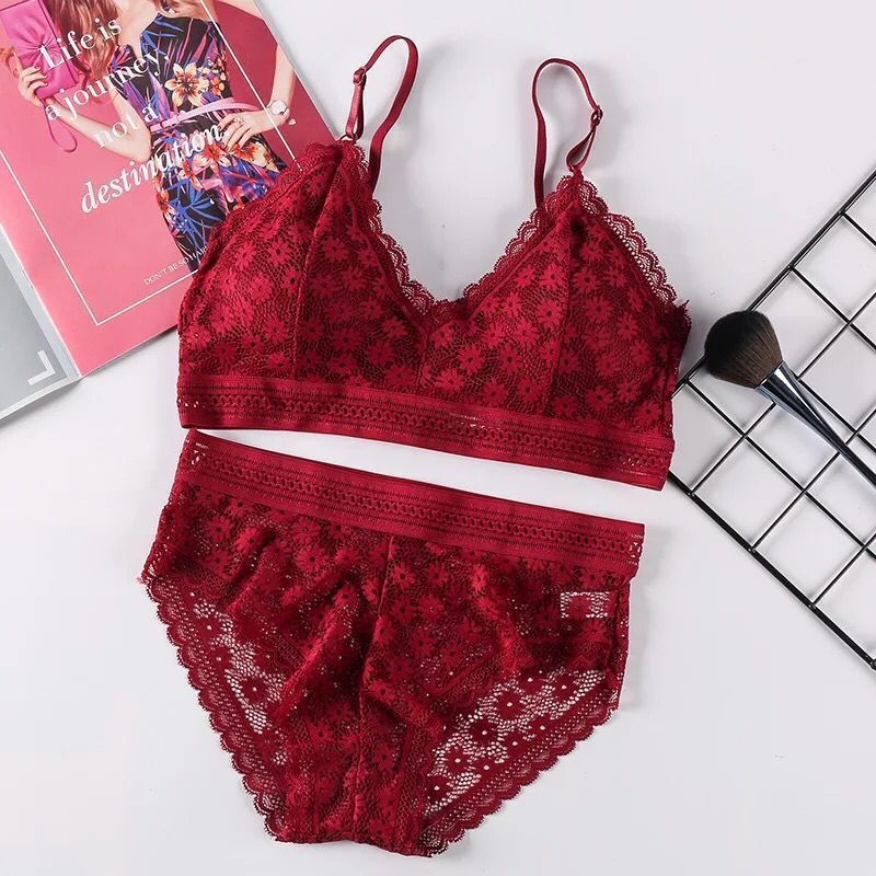 Fashion cross straps gather bra lace underwear set