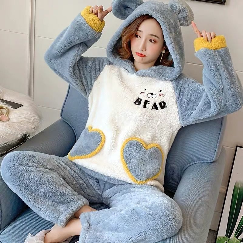 Pajama donne con velvet di corallo in inverno