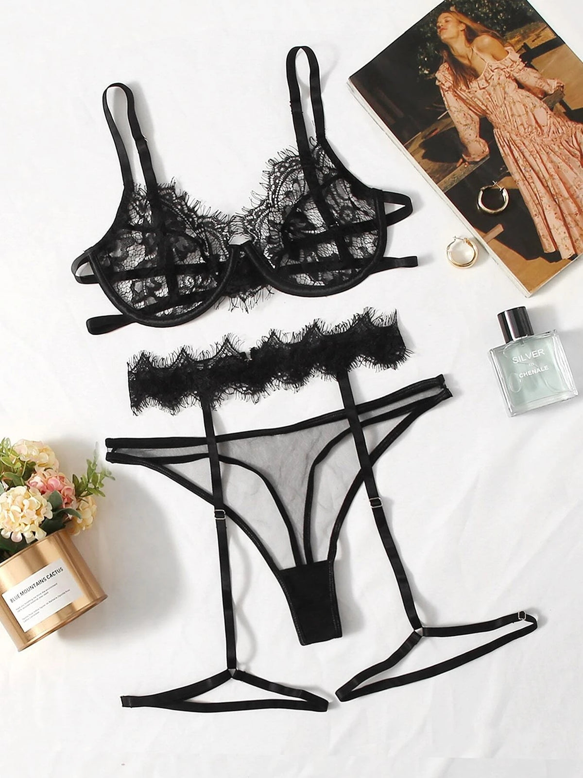 Ultra-thin Three-point Lingerie French Lace Hollow Pattern  Suit