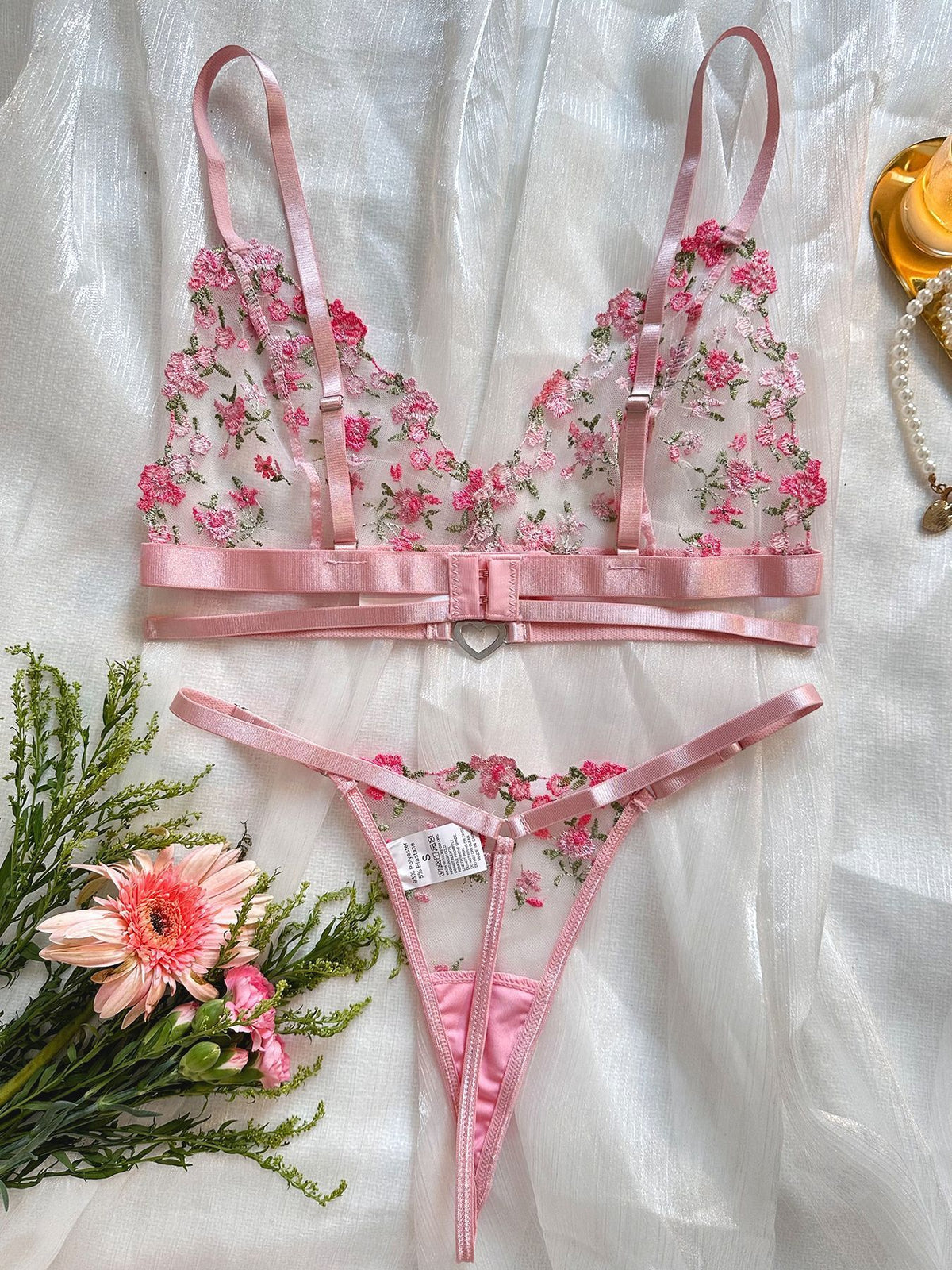 Fashion Rose Embroidered Heart-shaped Buckle Underwear Suit