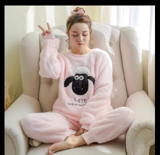 Pajama donne con velvet di corallo in inverno