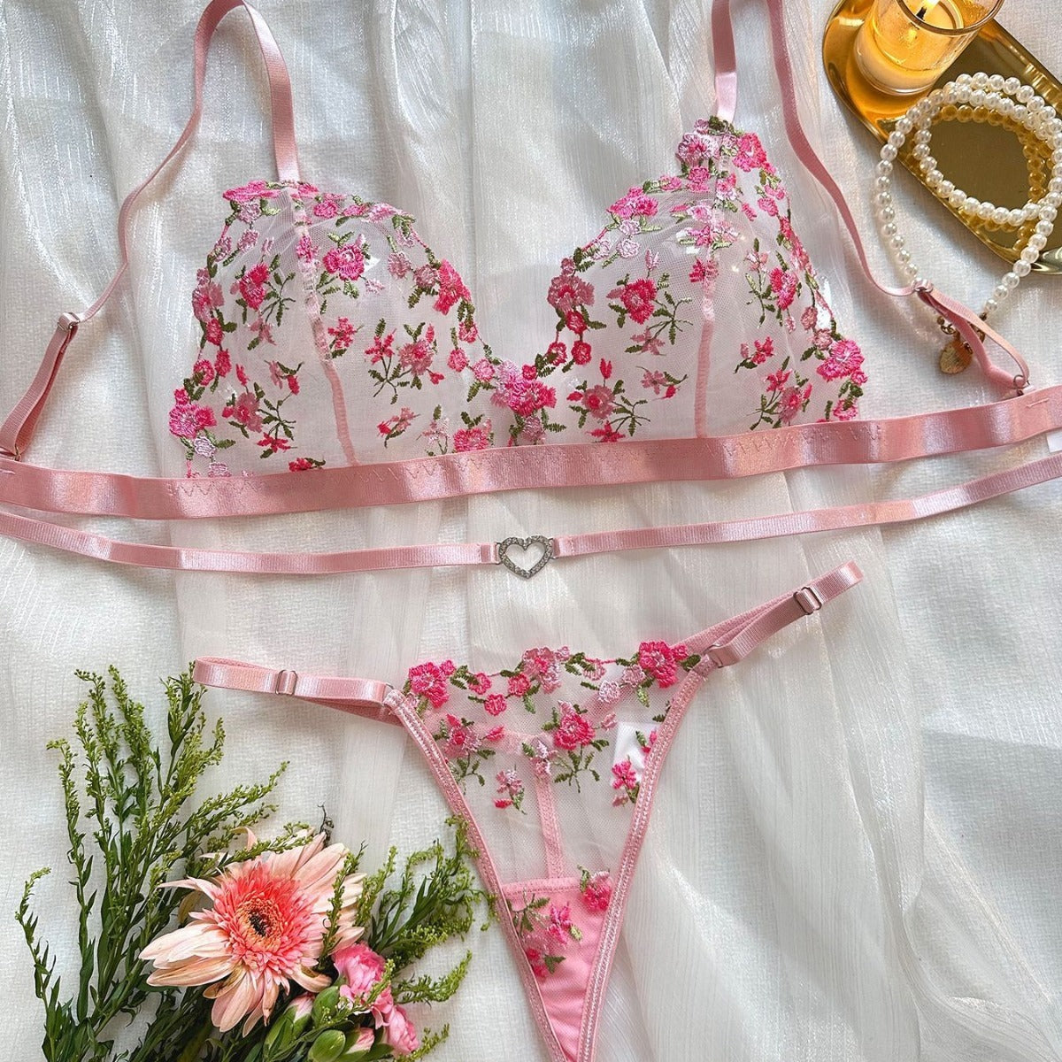 Fashion Rose Embroidered Heart-shaped Buckle Underwear Suit