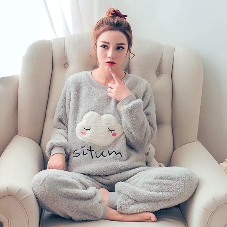 Pajama donne con velvet di corallo in inverno